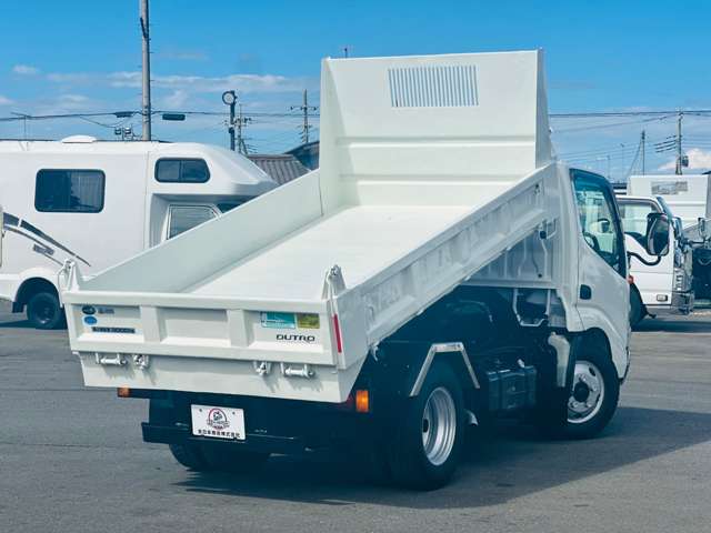 Hino Dutro 9