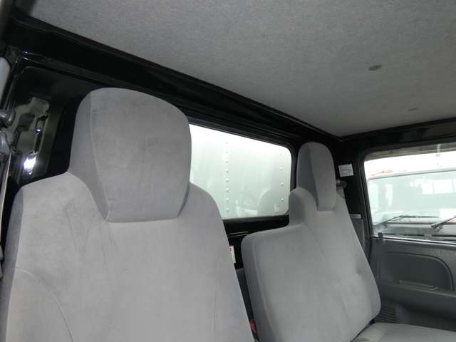 Isuzu Elf 12
