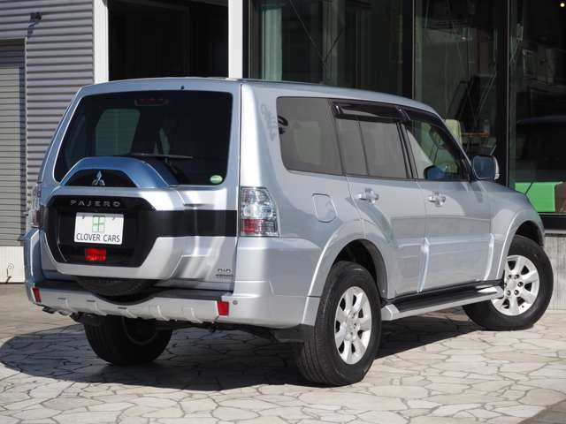 Mitsubishi Pajero 11