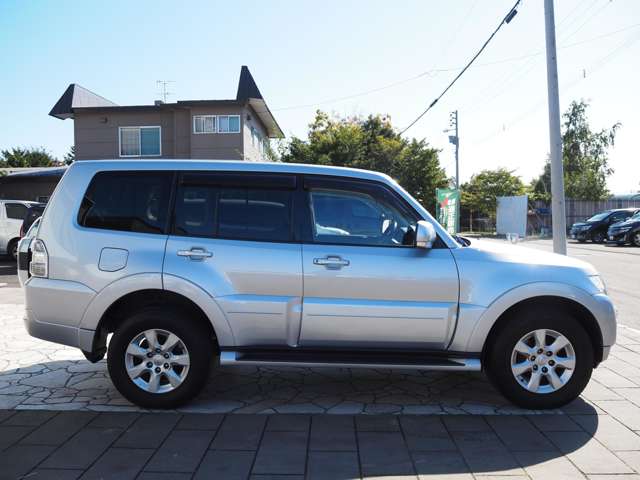 Mitsubishi Pajero 10
