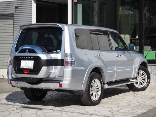 Mitsubishi Pajero 11