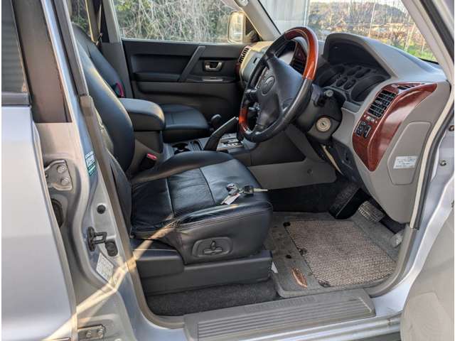 Mitsubishi Pajero 5