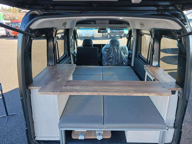 Daihatsu Hijet Cargo 12