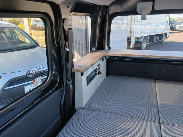 Daihatsu Hijet Cargo 3