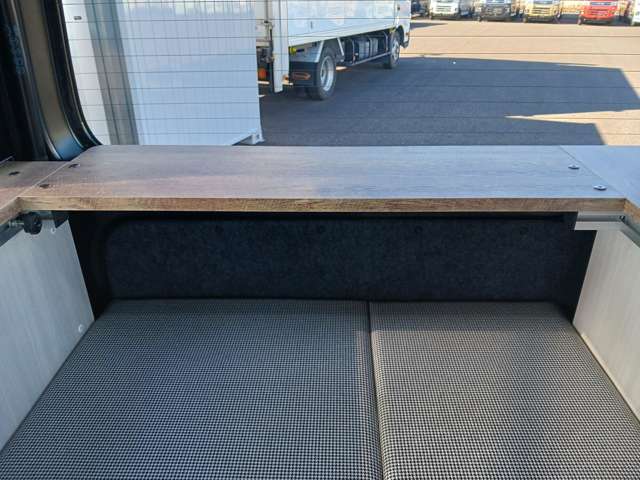 Daihatsu Hijet Cargo 7
