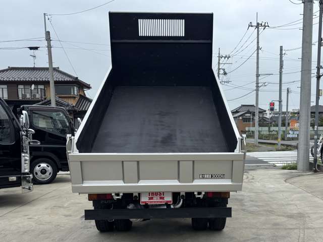 Mitsubishi Fuso Canter 13