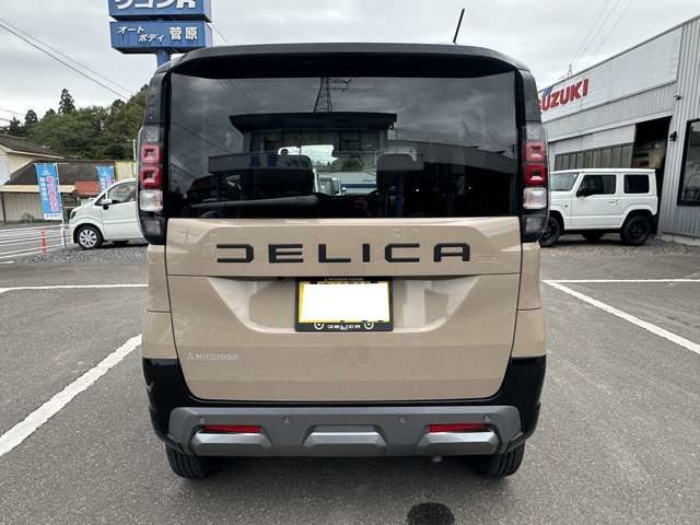Mitsubishi Delica Mini 8