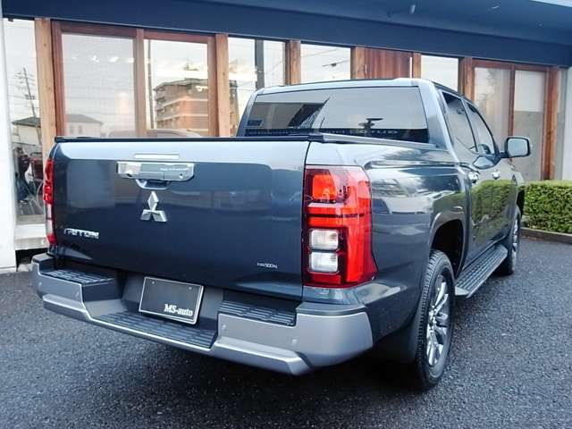Mitsubishi Triton 2