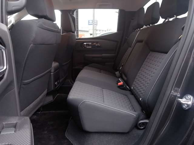Mitsubishi Triton 4
