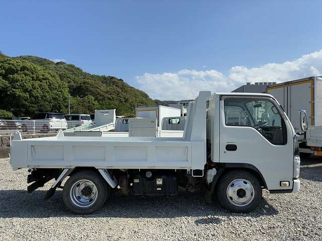 Isuzu Elf 12