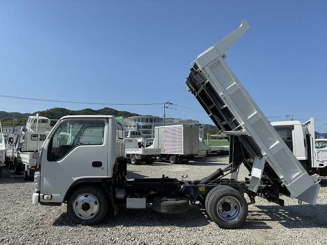 Isuzu Elf 4