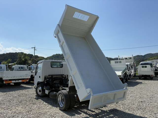 Isuzu Elf 6