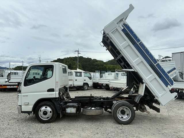 Mitsubishi Fuso Canter 4