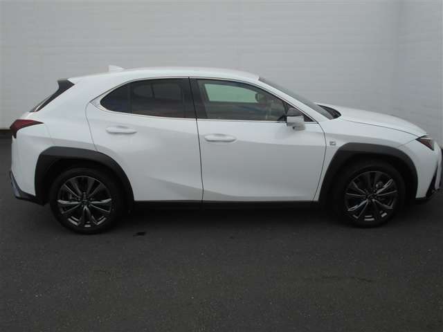 Lexus UX 5