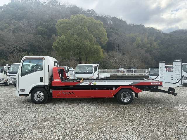 Isuzu Elf 4