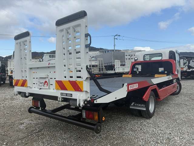Isuzu Elf 8
