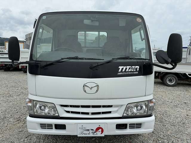 Mazda Titan Dash 2