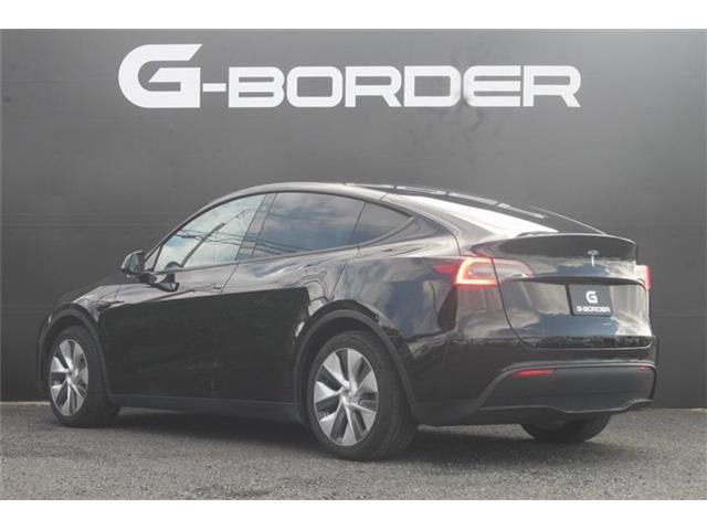 Tesla Model Y 12
