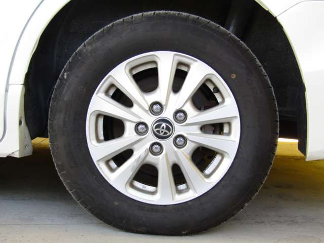 Toyota Noah 11