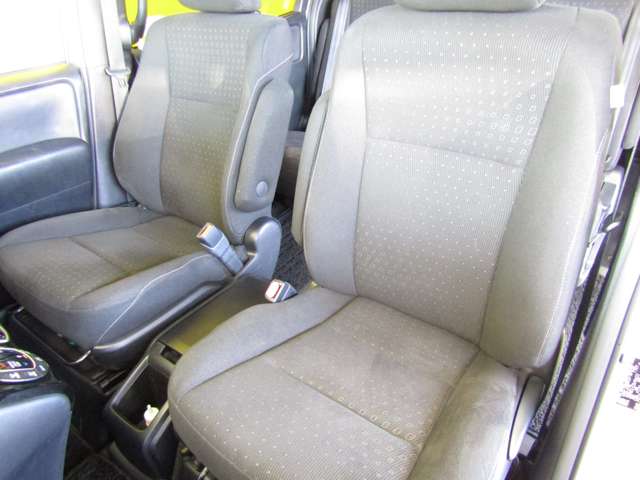 Toyota Noah 6