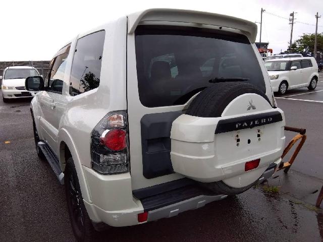Mitsubishi Pajero 2
