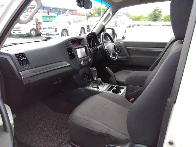 Mitsubishi Pajero 3
