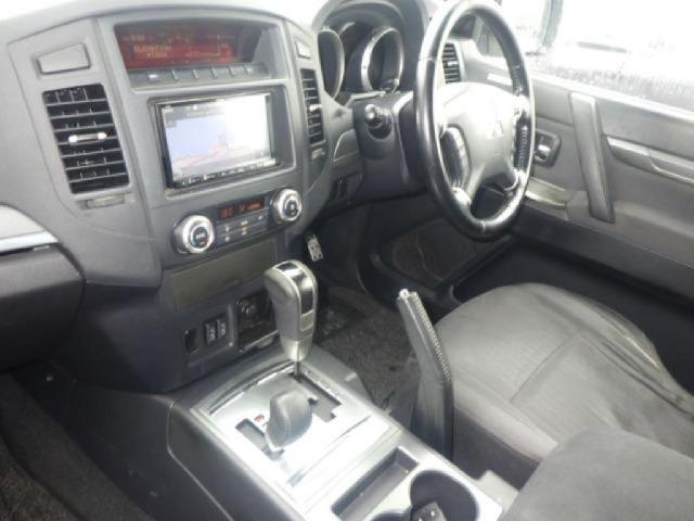 Mitsubishi Pajero 6