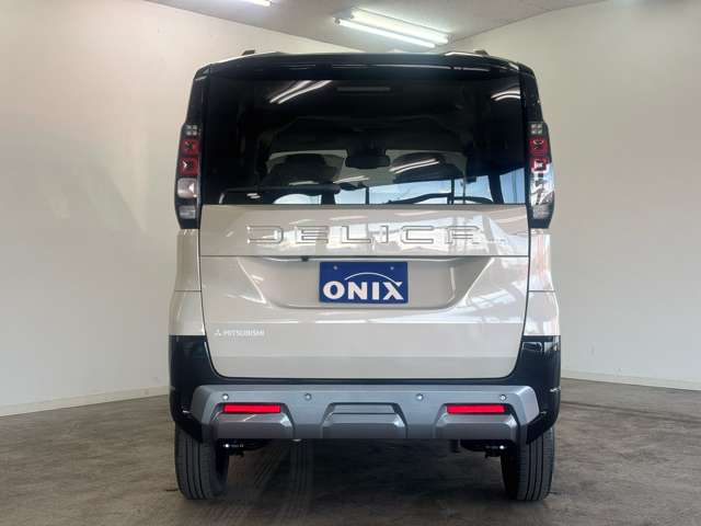 Mitsubishi Delica Mini 11