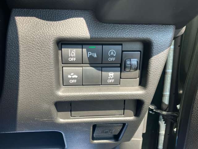 Mazda Flair Crossover 11