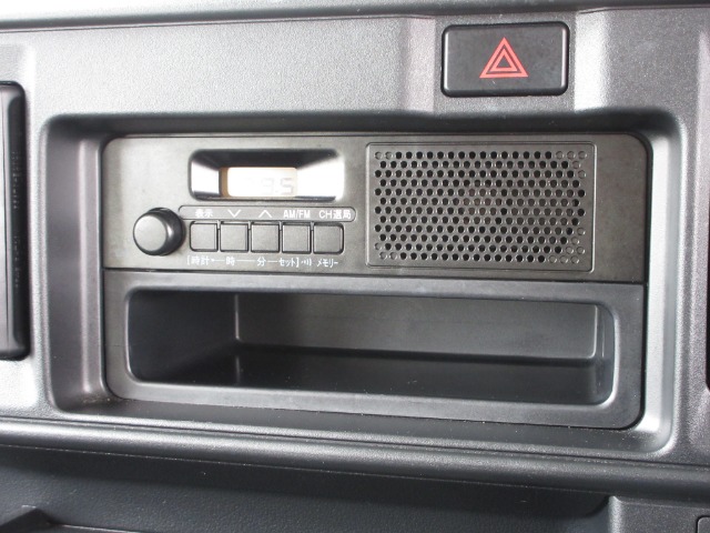 Daihatsu Hijet Cargo 4
