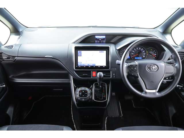 Toyota Voxy 7