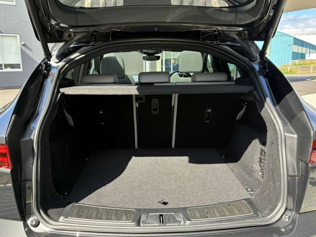 Jaguar E-Pace 12