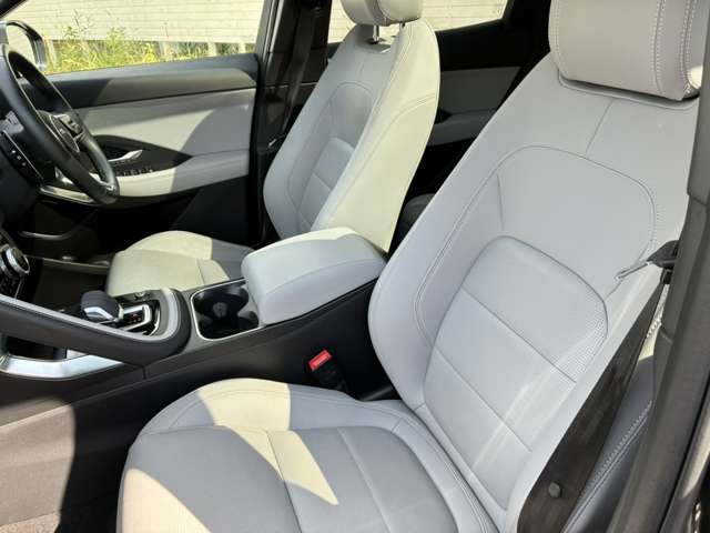 Jaguar E-Pace 3