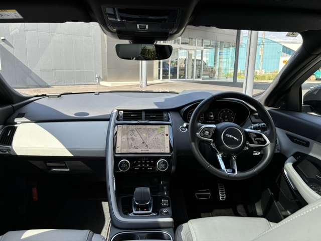 Jaguar E-Pace 4
