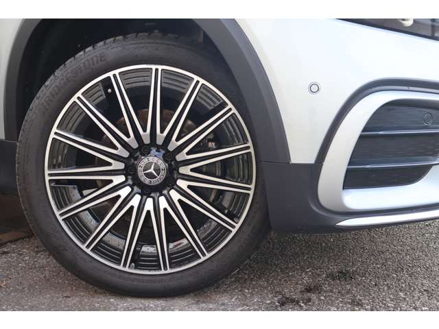 Mercedes-Benz GLB 10
