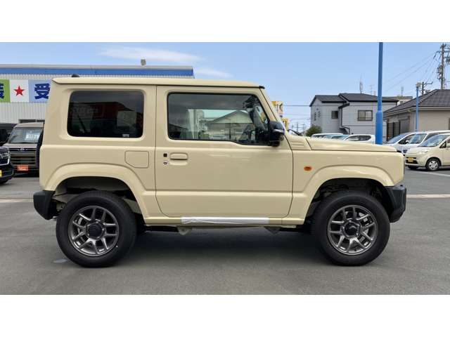 Suzuki Jimny 10