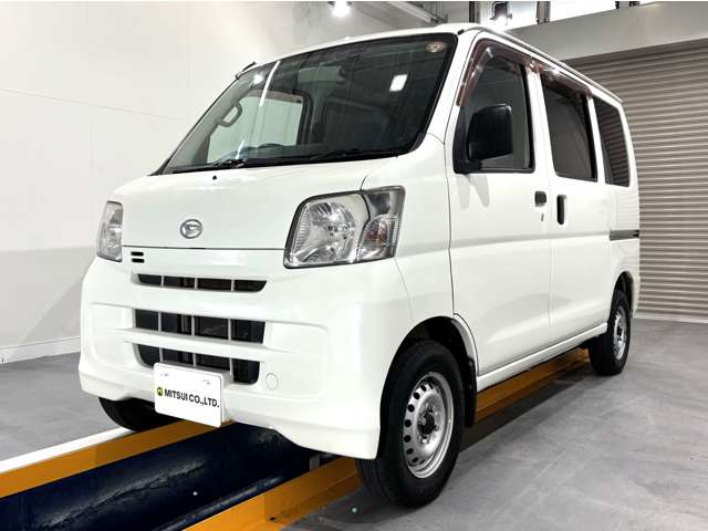 Daihatsu Hijet Cargo 4