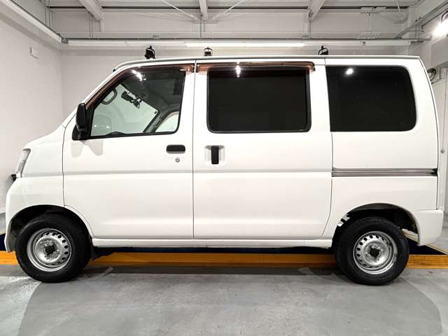 Daihatsu Hijet Cargo 5