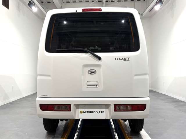 Daihatsu Hijet Cargo 7