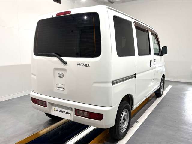 Daihatsu Hijet Cargo 8
