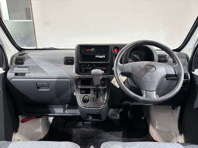 Daihatsu Hijet Cargo 10