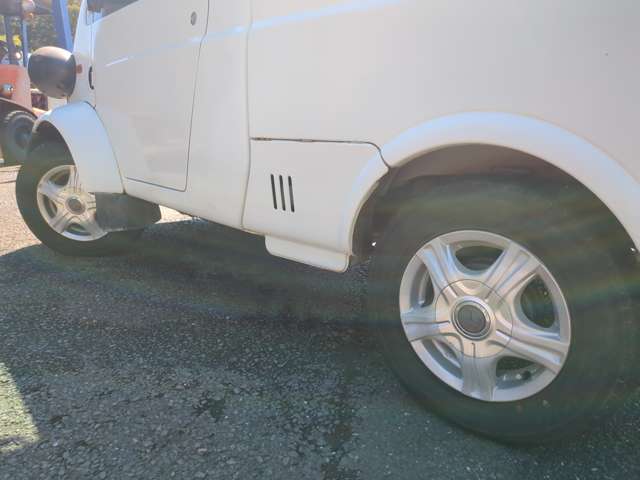 Daihatsu Midget II 11