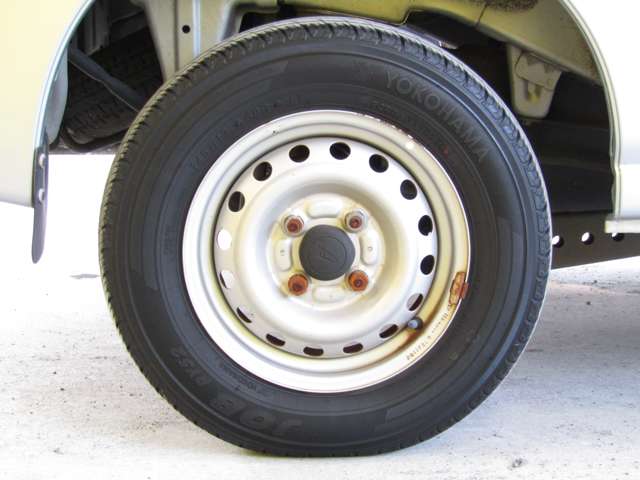 Daihatsu Hijet Cargo 11