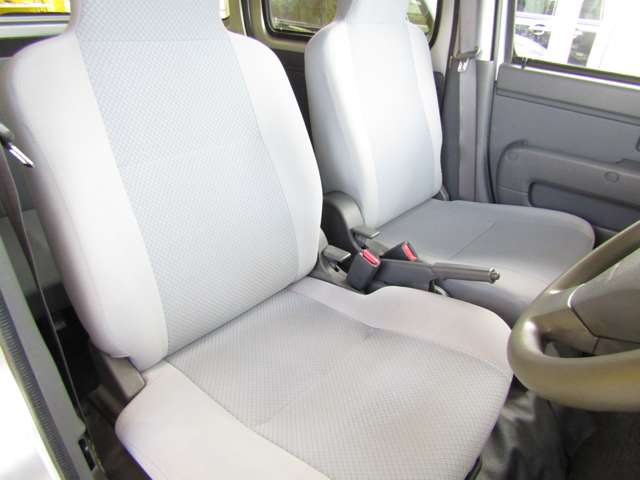 Daihatsu Hijet Cargo 6