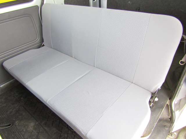 Daihatsu Hijet Cargo 8