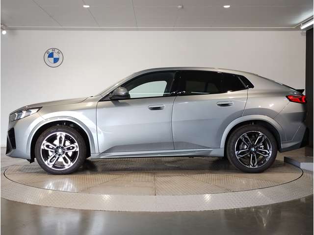 BMW X2 11