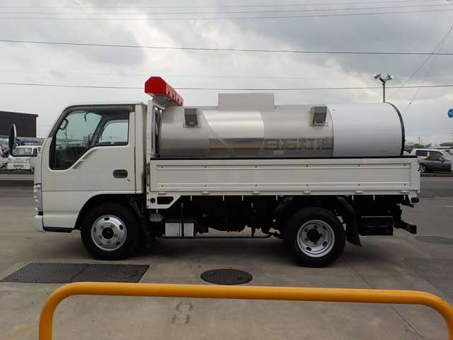 Isuzu Elf 2
