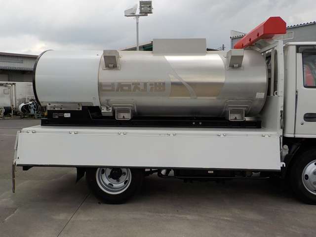 Isuzu Elf 10