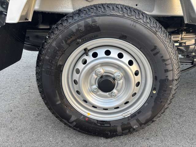 Nissan Clipper Truck 12