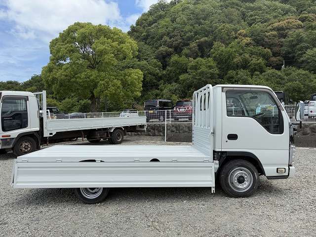 Isuzu Elf 12